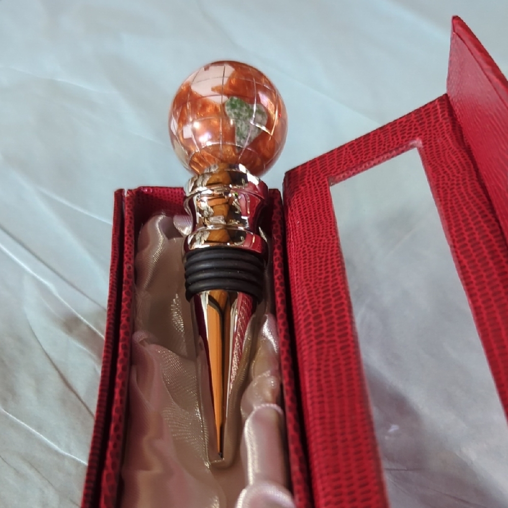Wine Bottle Stopper - World Globe 4' - Gift Box